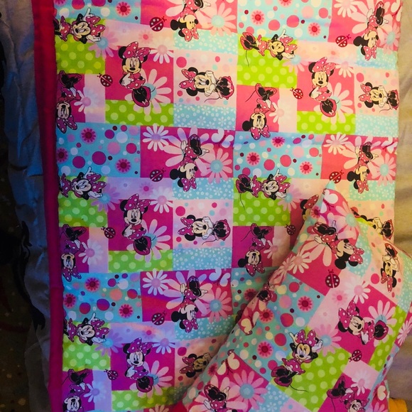 Child blanket and pillow - Picture 2 of 8